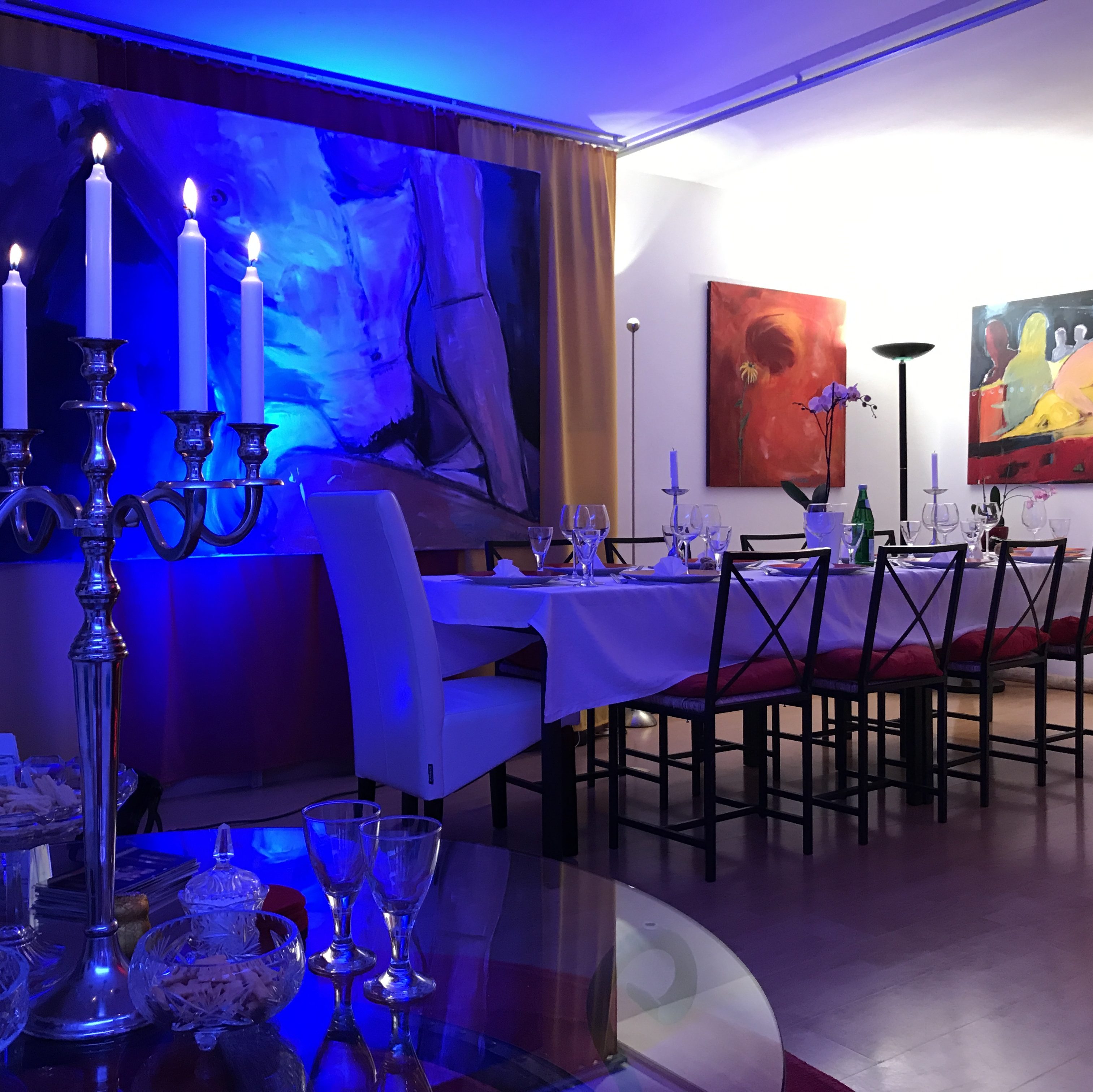 cropped-Art-Dinner-at-Art-gallery-Susanne-Rikus-1.jpg